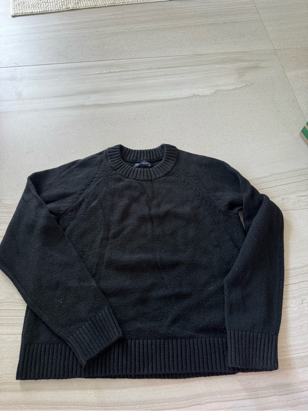 GAP Men's Black Crewneck Knit Sweater